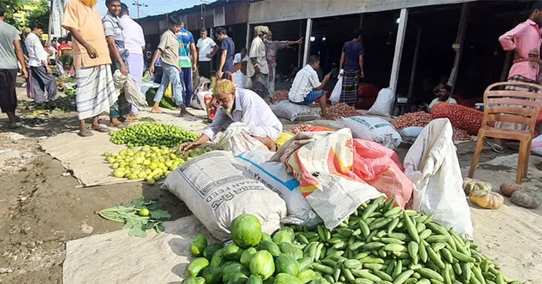 ময়মনসিংহের একটি সবজি বাজার